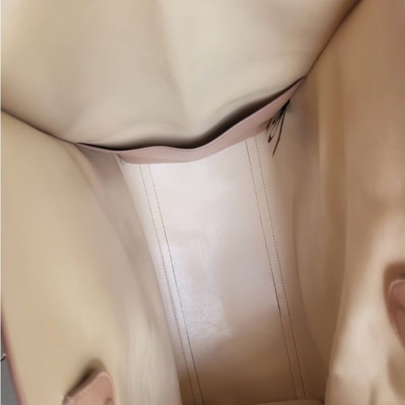 Rebecca Minkoff 
•North South Tote 
•Leather
•Magnetic closure
•Silver hardware - Picture 7 of 8